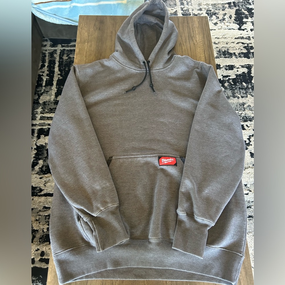 Men’s grey Milwaukee hooded sweatshirt heavy duty size XL